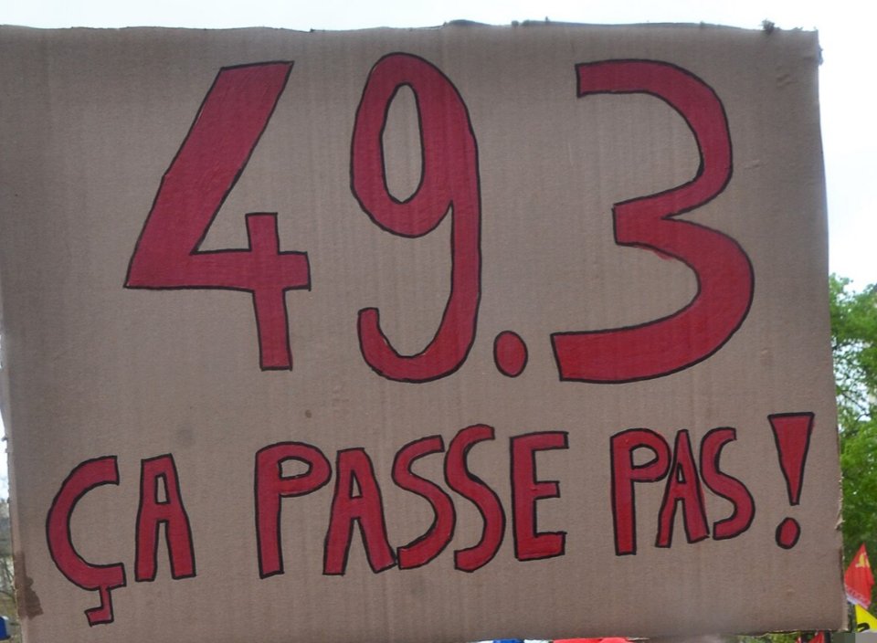 Pancarte « 49.3 ÇA PASSE PAS ! », Paris (75), 1 mai 2023