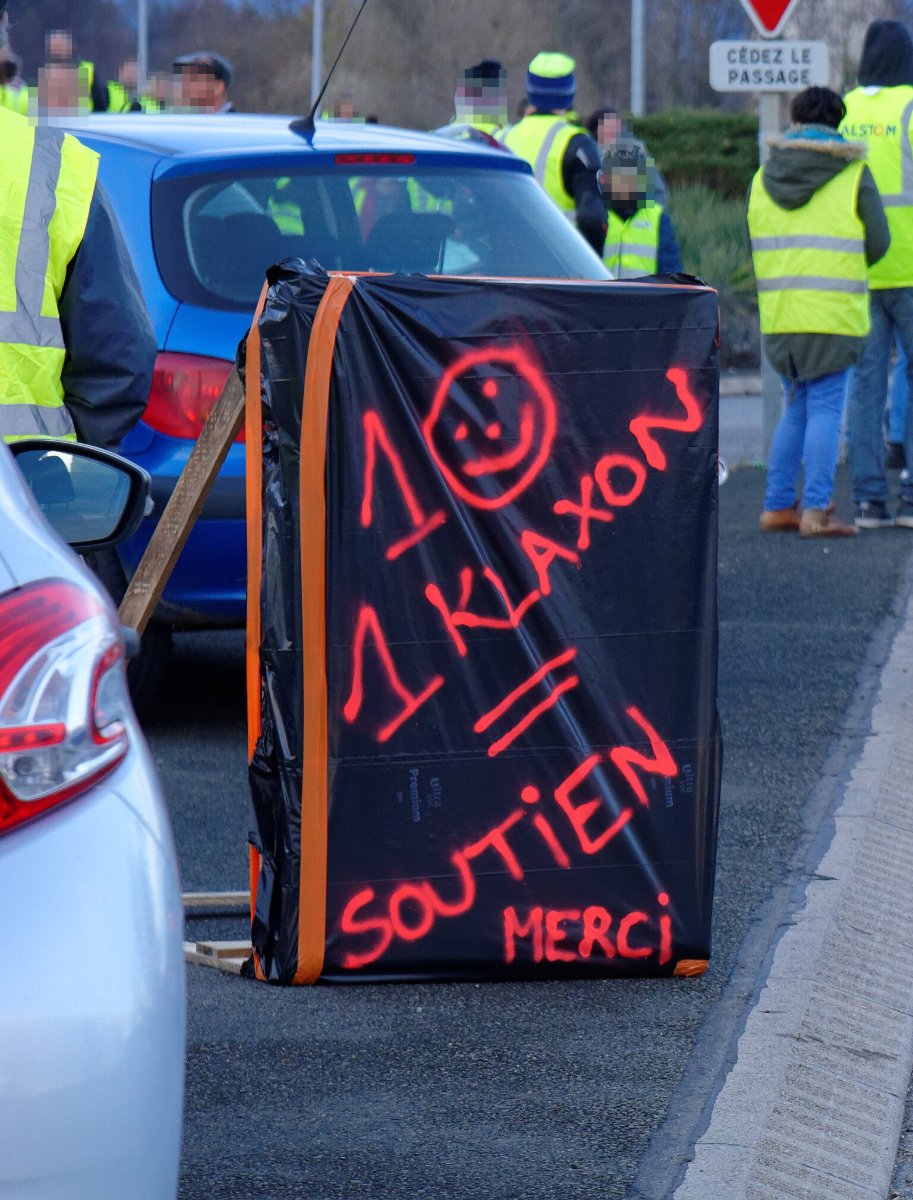 Pancarte « 1 KLAXON = SOUTIEN MERCI », Andelnans (90), 24 novembre 2018