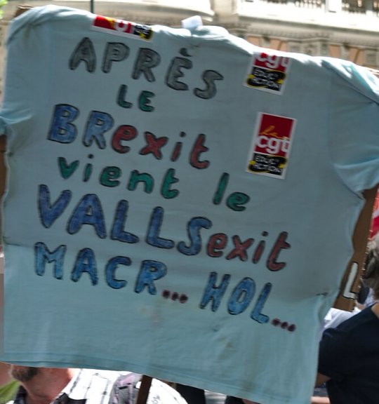 Pancarte « APRÈS LE BREXIT vient le VALLSexit MACR... HOL... », Toulouse (31), 23 juin 2016