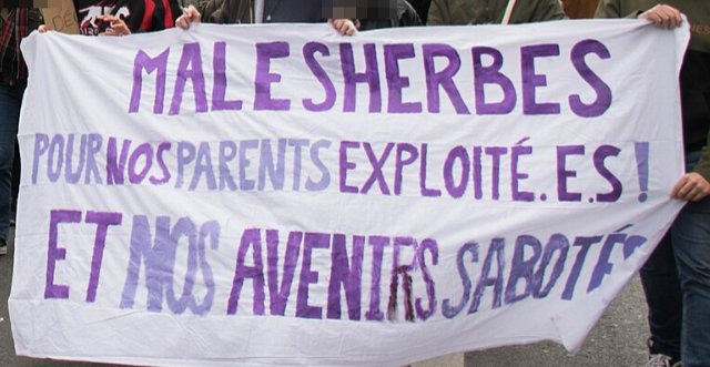 Pancarte « MALESHERBES POUR NOS PARENTS EXPLOITÉ.E.S ! ET NOS AVENIRS SABOTÉS », Paris (75), 28 mars 2023