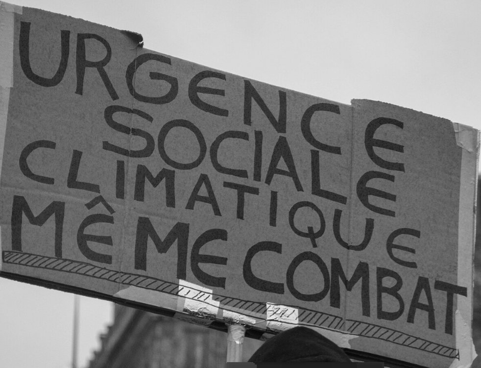 Pancarte « URGENCE SOCIALE CLIMATIQUE MÊME COMBAT », Paris (75), 8 décembre 2018