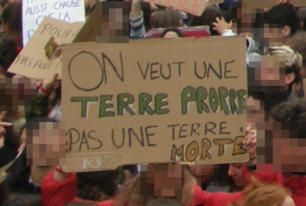 Pancarte « ON VEUT UNE TERRE PROPRE PAS UNE TERRE MORTE », Toulouse (31), 15 mars 2019