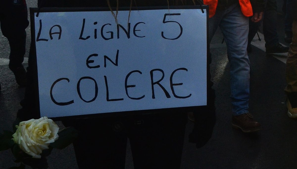 Pancarte « LA LIGNE 5 EN COLERE », Paris (75), 4 janvier 2020