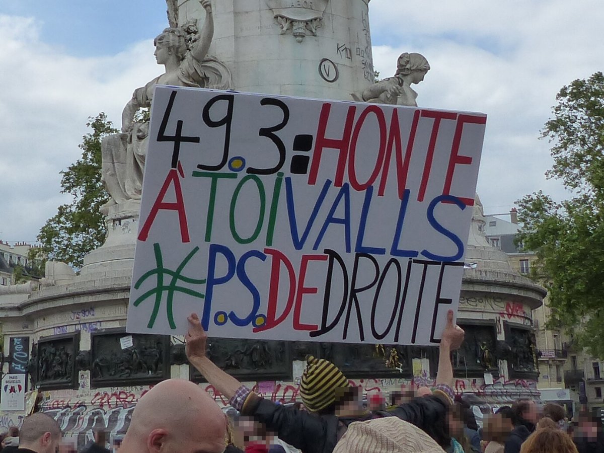 Pancarte « 49.3:HONTE À TOI VALLS #P.S.DE DROITE », Paris (75), 15 mai 2016