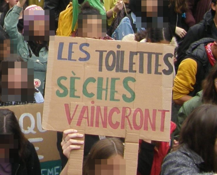Pancarte « LES TOILETTES SÈCHES VAINCRONT », Toulouse (31), 15 mars 2019