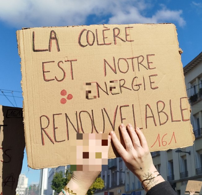 Pancarte « La colère est notre énergie renouvelable », Brest (29), 17 octobre 2026
