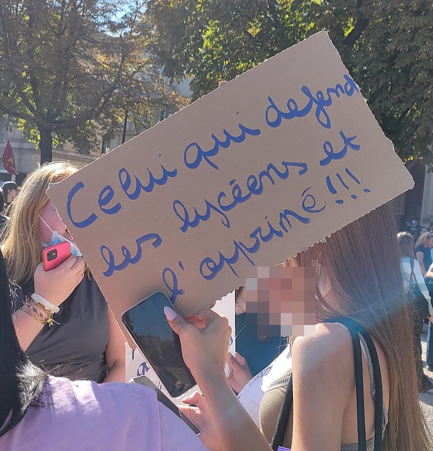 Pancarte « Celui qui defend les lycéens et l'opprimé !!! », Nancy (54), 6 octobre 2026