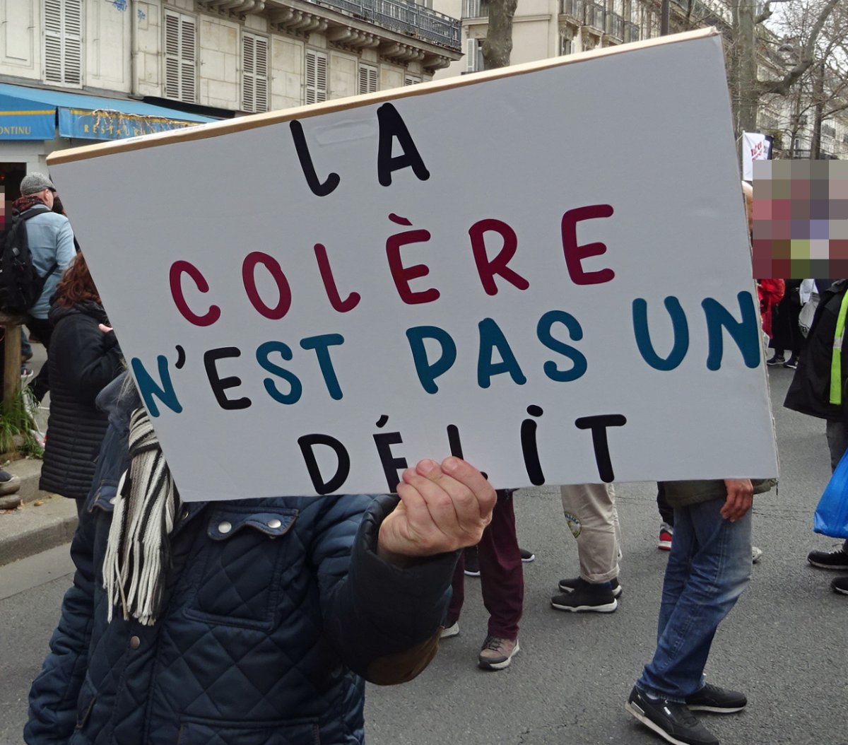 Pancarte « LA COLÈRE N'EST PAS UN DÉLIT », Paris (75), 23 mars 2023