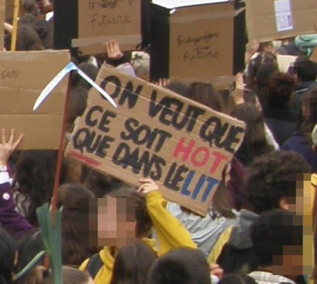 Pancarte « ON VEUT QUE CE SOIT HOT QUE DANS LE LIT », Toulouse (31), 15 mars 2019
