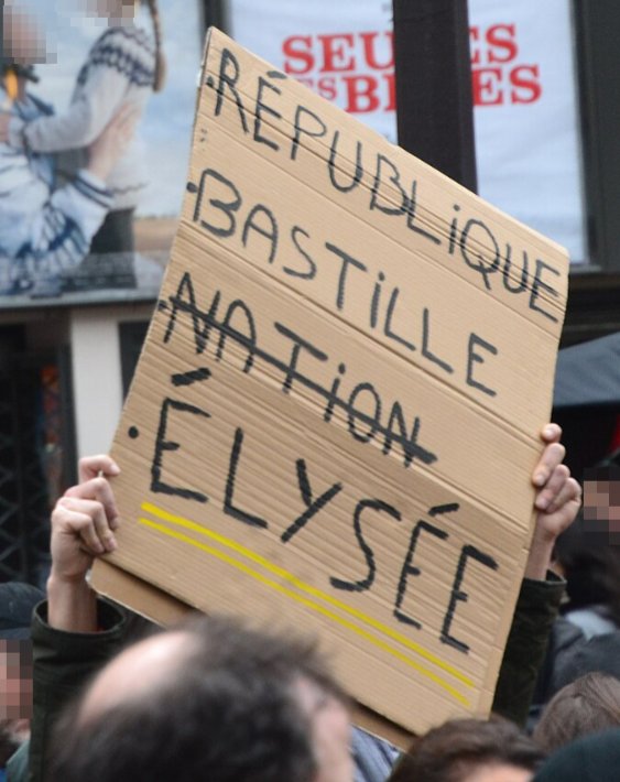 Pancarte « RÉPUBLIQUE BASTILLE ÉLYSÉE », Paris (75), 17 décembre 2019