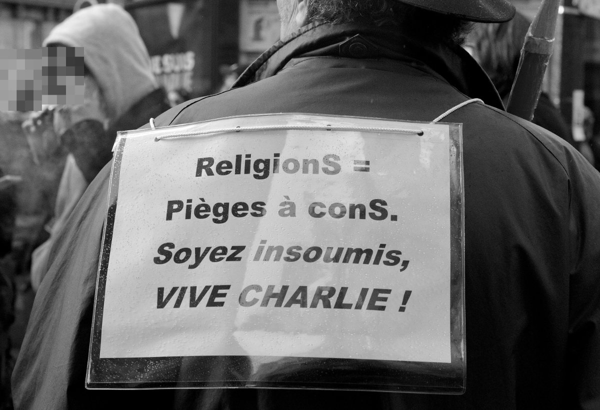 Pancarte « ReligionS = Pièges à conS. Soyez insoumis, VIVE CHARLIE ! », Paris (75), 11 janvier 2015
