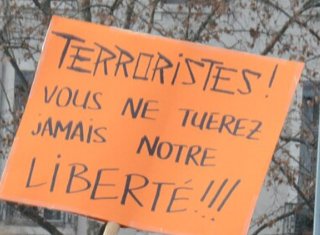 Pancarte « TERRORISTES! VOUS NE TUEREZ JAMAIS NOTRE LIBERTÉ!!! », Lyon (69), 11 janvier 2015