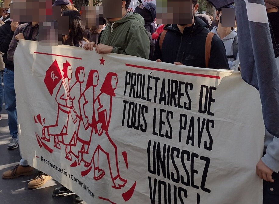 Pancarte « PROLÉTAIRES DE TOUS LES PAYS UNISSEZ VOUS ! », Paris (75), 10 septembre 2025