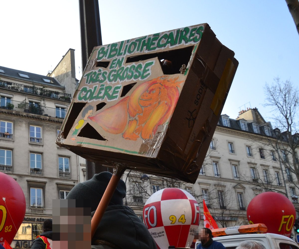 Pancarte « BIBLIOTHÉCAIRES EN Très GROSSE COLÈRE », Paris (75), 24 janvier 2020